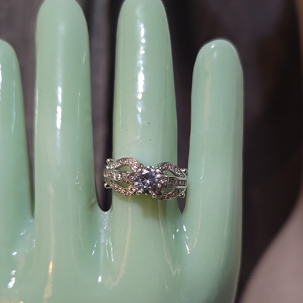 White Gold Filled Antique Style Ring